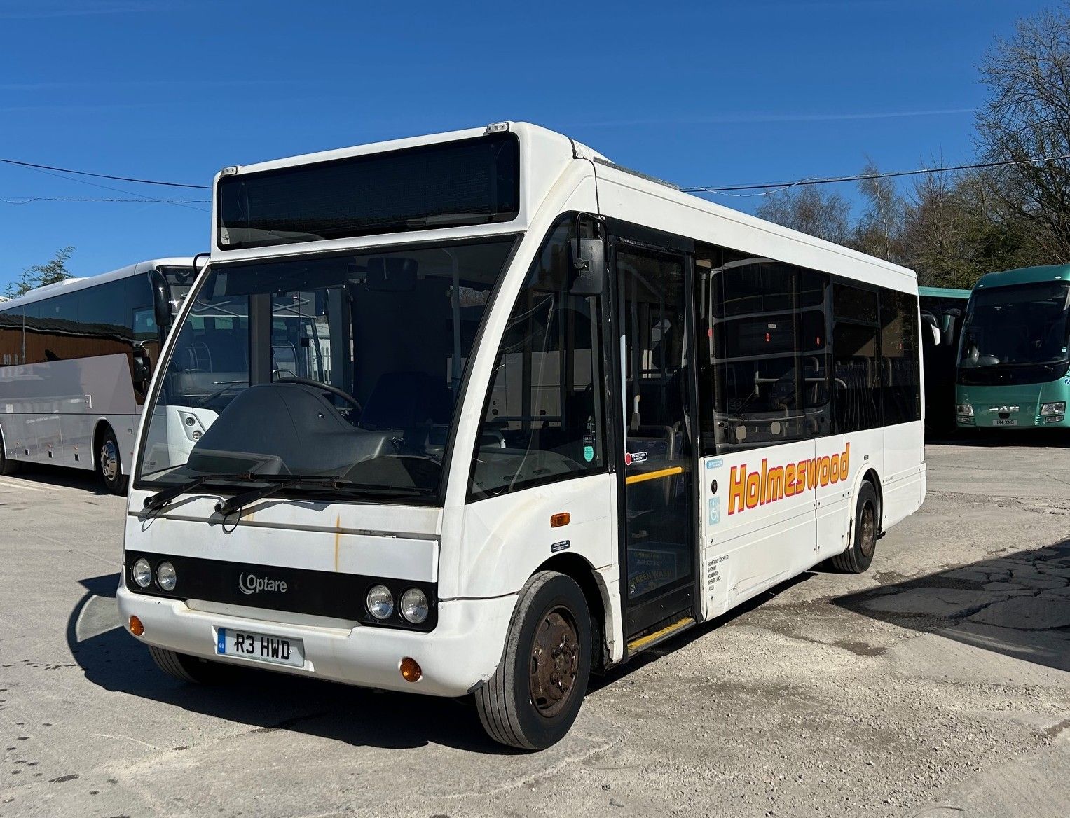 2010 Solo Slimline 7.8m. 27 seats. Now reduced!